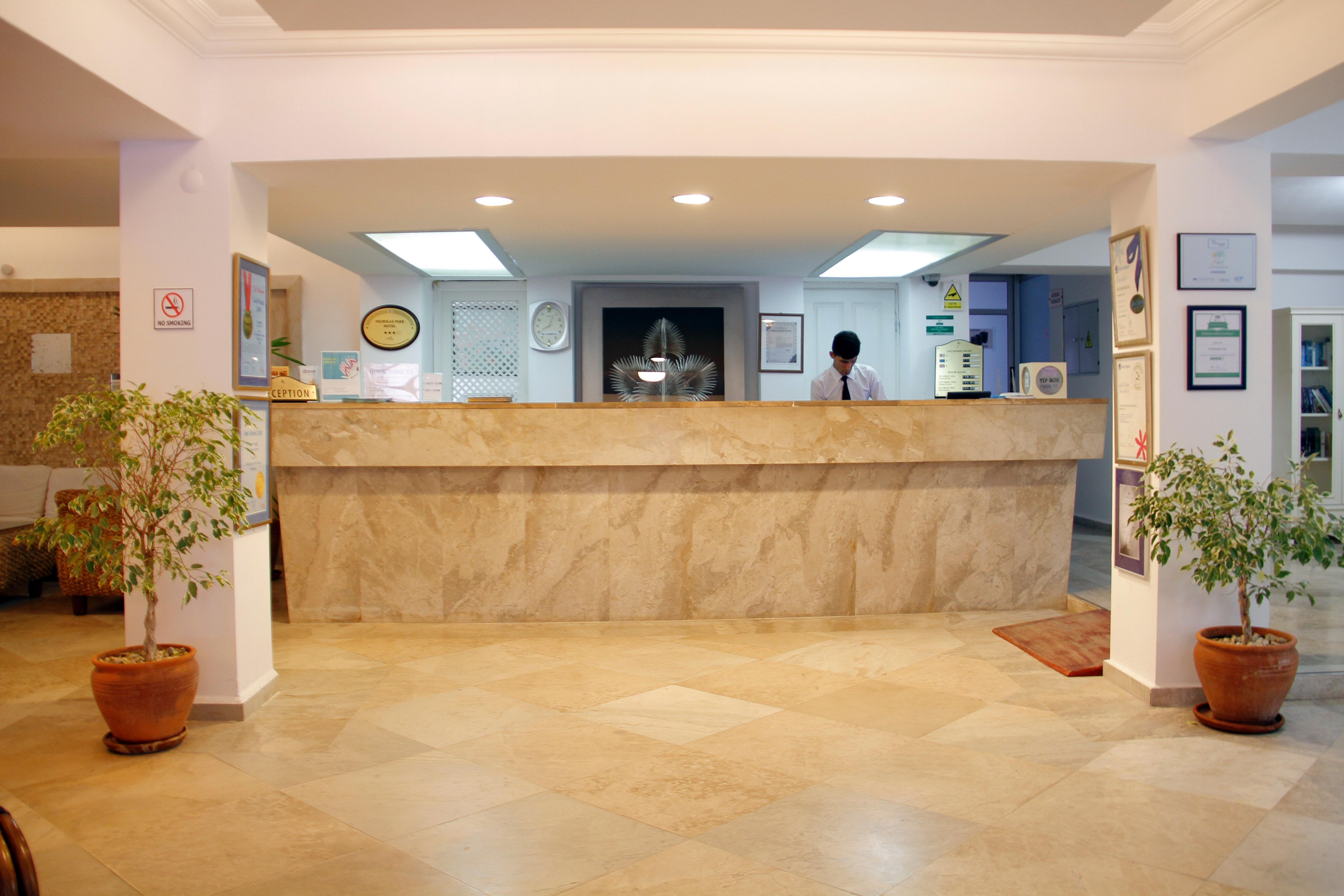 Nicholas Park Otel 4*